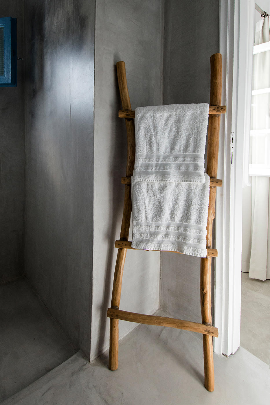 perigiali-folegandros-deluxe-double-room-03