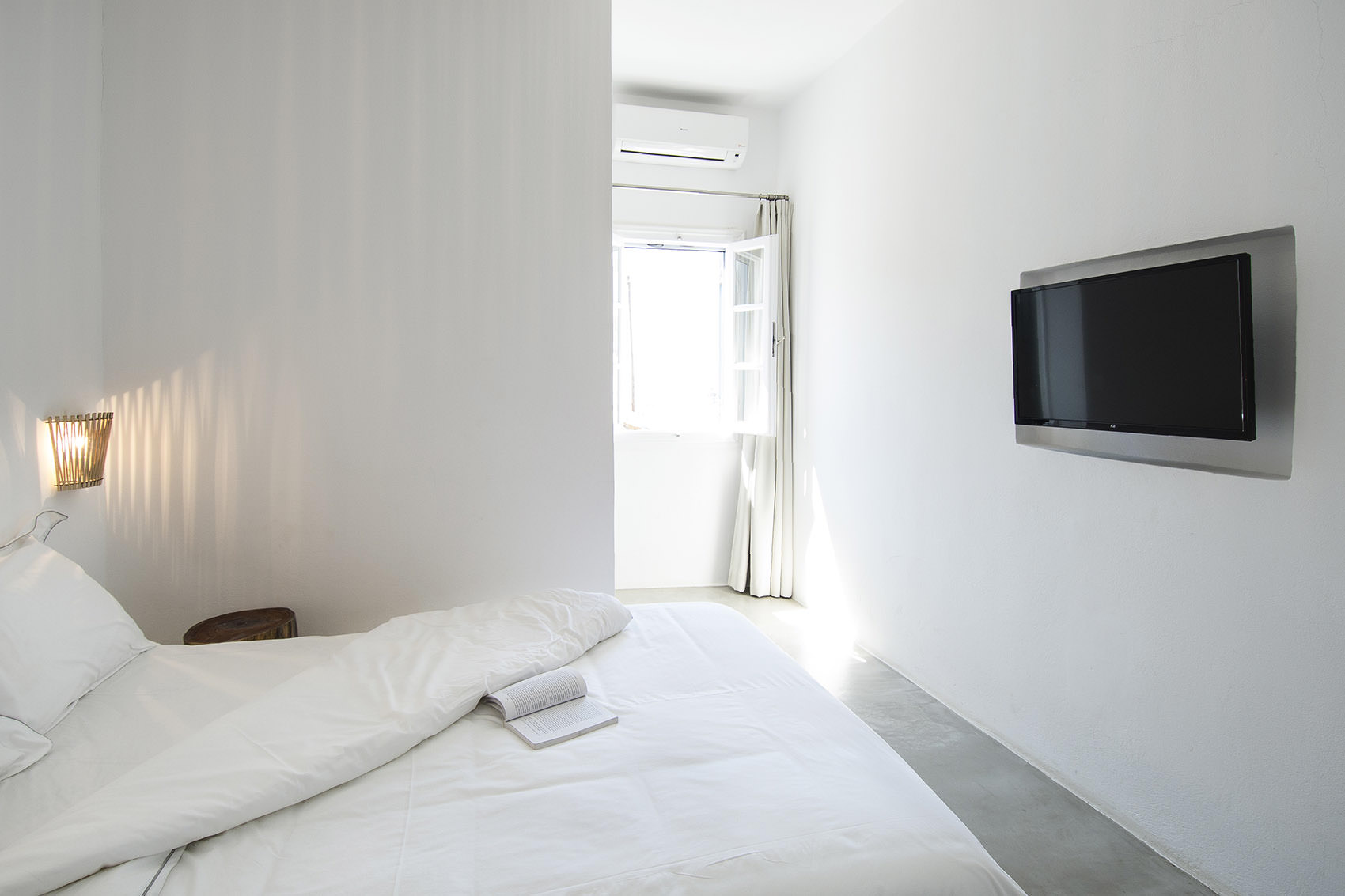 perigiali-folegandros-deluxe-double-room-07