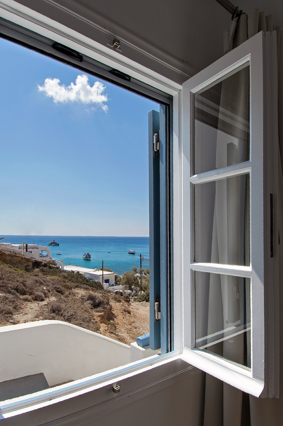 perigiali-folegandros-deluxe-double-room-09