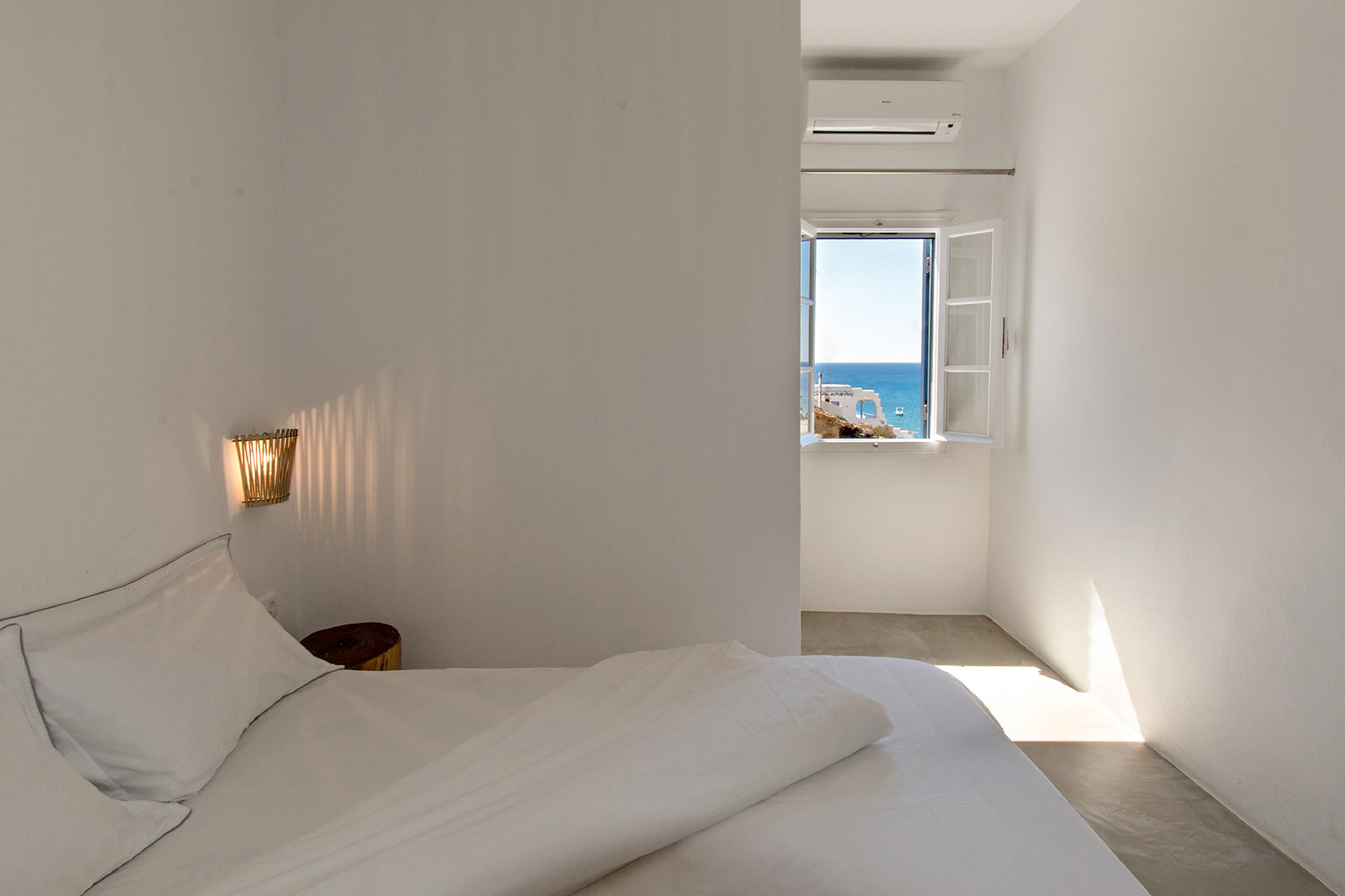 perigiali-folegandros-deluxe-double-room-11