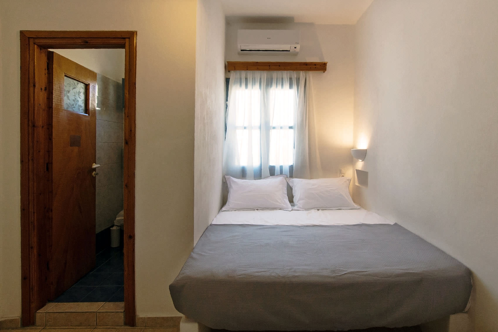 perigiali-folegandros-economy-double-room-02-02