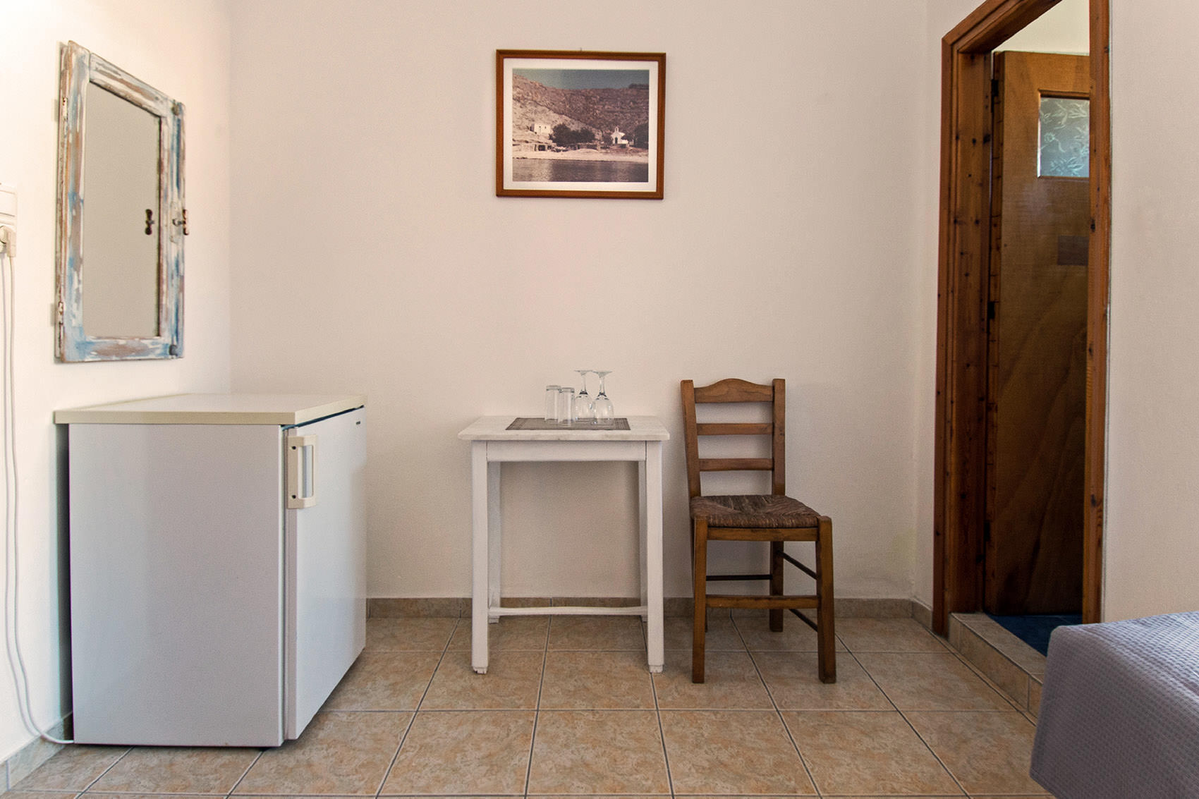perigiali-folegandros-economy-double-room-02-04